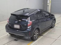 Toyota AQUA лот № 30497 оценка R  с аукциона в Японии 1