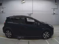 Toyota AQUA лот № 30497 оценка R  с аукциона в Японии 2