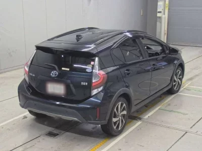 Toyota AQUA  с аукциона в Японии