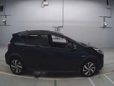 Toyota AQUA  с аукциона в Японии