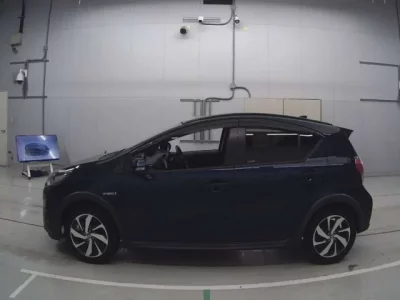 Toyota AQUA  с аукциона в Японии
