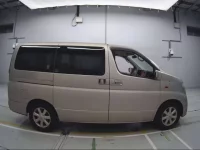 Nissan ELGRAND лот № 30501 оценка 3  с аукциона в Японии 2