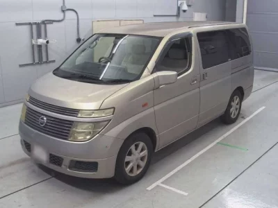 Nissan ELGRAND  с аукциона в Японии