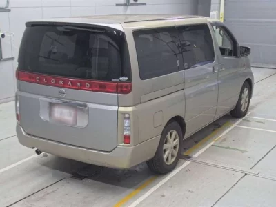 Nissan ELGRAND  с аукциона в Японии