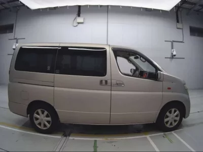 Nissan ELGRAND  с аукциона в Японии