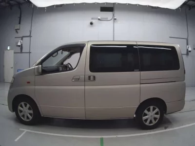 Nissan ELGRAND  с аукциона в Японии