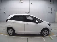 Honda FIT лот № 30506 оценка RA  с аукциона в Японии 2