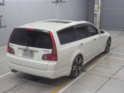 Nissan STAGEA
