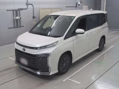 Toyota VOXY  с аукциона в Японии