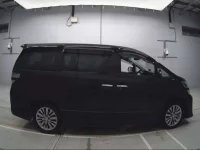 Toyota VELLFIRE лот № 30528 оценка 3.5  с аукциона в Японии 2