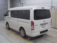 Toyota HIACE VAN лот № 40007 оценка 4  с аукциона в Японии 5