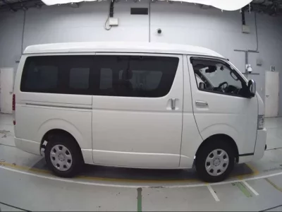 Toyota HIACE VAN  с аукциона в Японии