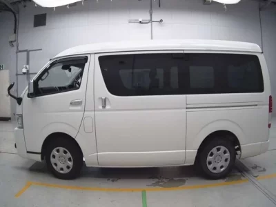 Toyota HIACE VAN  с аукциона в Японии