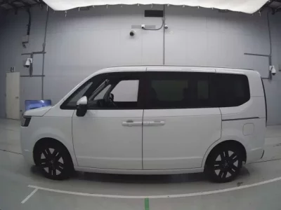 Honda STEP WAGON  с аукциона в Японии