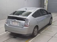 Toyota PRIUS лот № 30532 оценка R  с аукциона в Японии 1