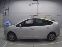Toyota PRIUS лот № 30532 оценка R  с аукциона в Японии 3