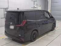 Toyota NOAH лот № 20063 оценка 4.5  с аукциона в Японии 1