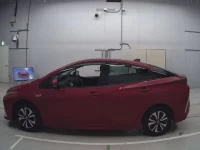 Toyota PRIUS PHV лот № 30544 оценка RA  с аукциона в Японии 3