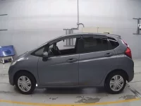 Honda FIT лот № 30556 оценка 5  с аукциона в Японии 3