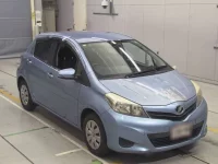 Toyota VITZ лот № 30557 оценка 3.5  с аукциона в Японии 4