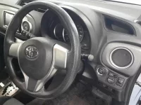 Toyota VITZ лот № 30557 оценка 3.5  с аукциона в Японии 6