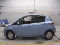 Toyota VITZ лот № 30557 оценка 3.5  с аукциона в Японии 3