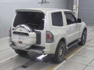Mitsubishi PAJERO  с аукциона в Японии