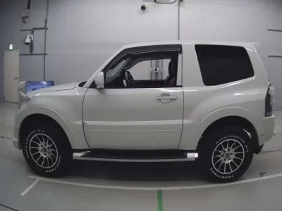Mitsubishi PAJERO  с аукциона в Японии