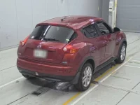 Nissan JUKE лот № 30569 оценка 4  с аукциона в Японии 1