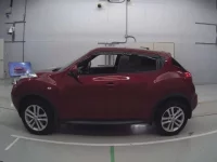 Nissan JUKE лот № 30569 оценка 4  с аукциона в Японии 3