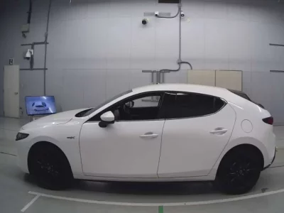 Mazda MAZDA3  с аукциона в Японии