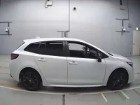 Toyota COROLLA TOURING лот № 30575 оценка 4  с аукциона в Японии 2