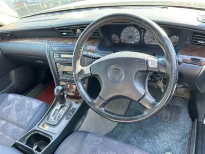 Nissan LAUREL