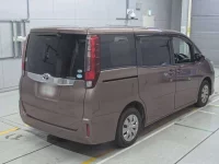 Toyota NOAH лот № 30577 оценка R  с аукциона в Японии 1