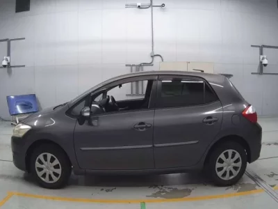 Toyota AURIS  с аукциона в Японии