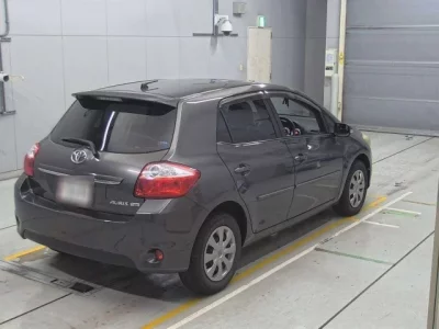 Toyota AURIS  с аукциона в Японии