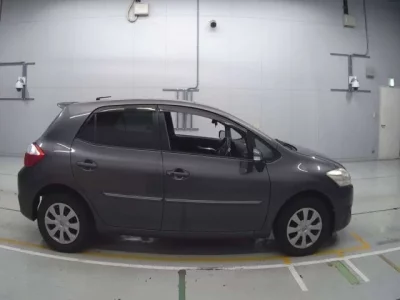 Toyota AURIS  с аукциона в Японии