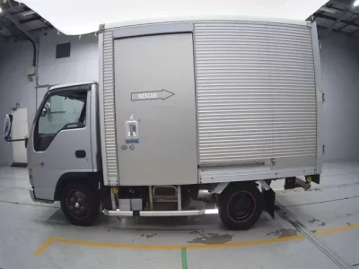 Isuzu ELF  с аукциона в Японии