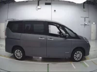 Nissan SERENA лот № 30587 оценка 4  с аукциона в Японии 2