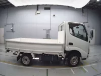 Toyota DYNA лот № 40064 оценка 3.5  с аукциона в Японии 2