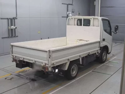 Toyota DYNA  с аукциона в Японии