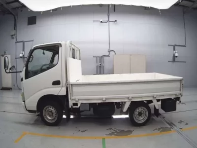 Toyota DYNA  с аукциона в Японии
