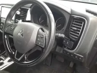 Mitsubishi OUTLANDER лот № 30594 оценка 3.5  с аукциона в Японии 6
