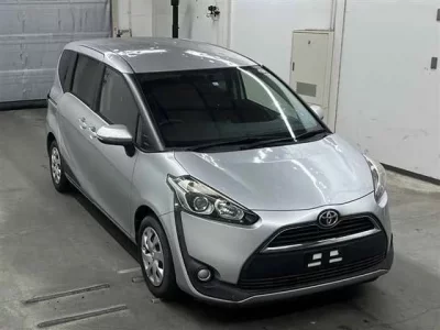Toyota SIENTA  с аукциона в Японии