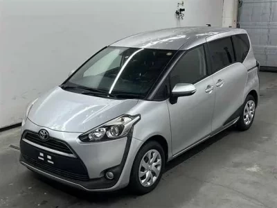 Toyota SIENTA  с аукциона в Японии