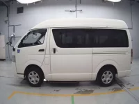 Toyota HIACE VAN лот № 30617 оценка R  с аукциона в Японии 3