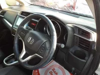 Honda FIT лот № 30621 оценка 3.5  с аукциона в Японии 6