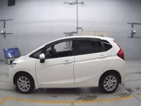 Honda FIT лот № 30621 оценка 3.5  с аукциона в Японии 3