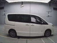 Nissan SERENA лот № 30629 оценка 4  с аукциона в Японии 2