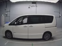 Nissan SERENA лот № 30629 оценка 4  с аукциона в Японии 3